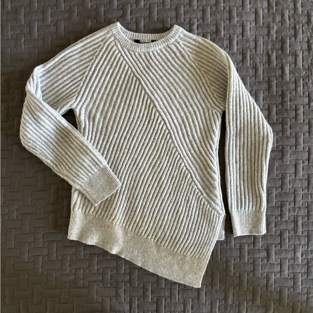 Simply Vera Vera Wang Gray Sweater with Ribbed Crew Neck